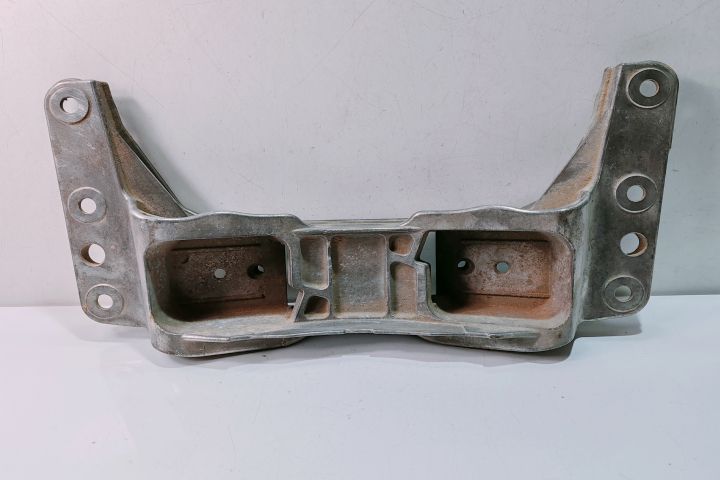 Suport motor  Central  676996502 BMW Seria 5 E60/E61 seria