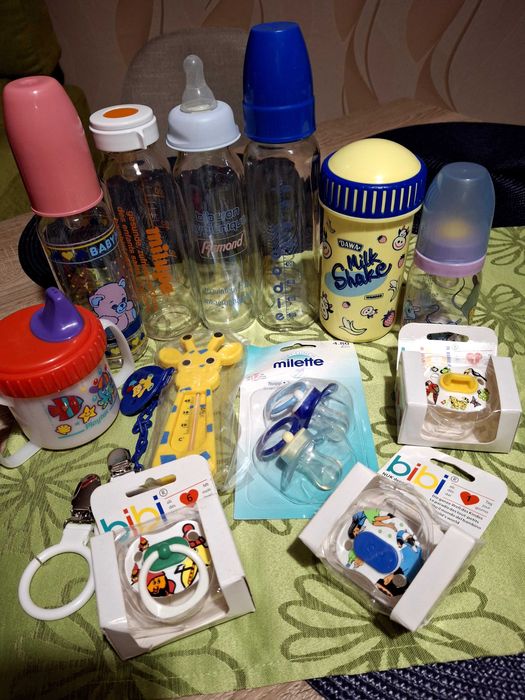 Бебешки аксесоари за хранене- неизползвани