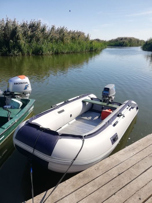 Barcă pneumatica cu motor suzuki