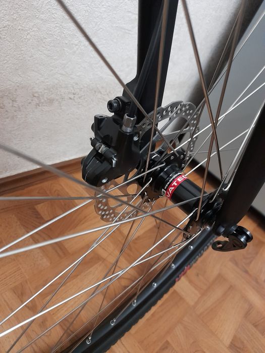 Карбоновый, с планетаркой Shimano 8 скорость