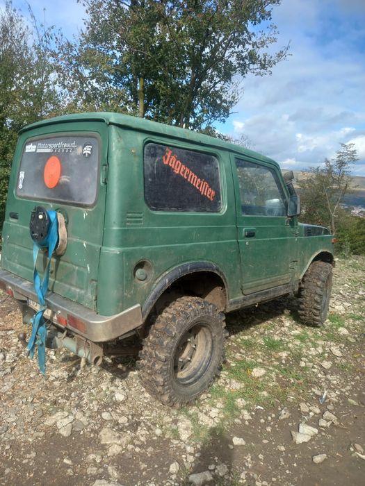 Vând Suzuki samurai