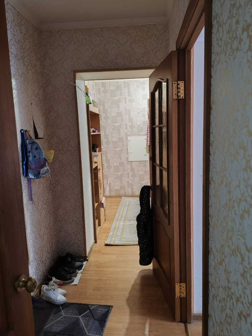 Продается 3 ком. кв. Старый город ,Шернияза , кирпичный дом  2 этаж
