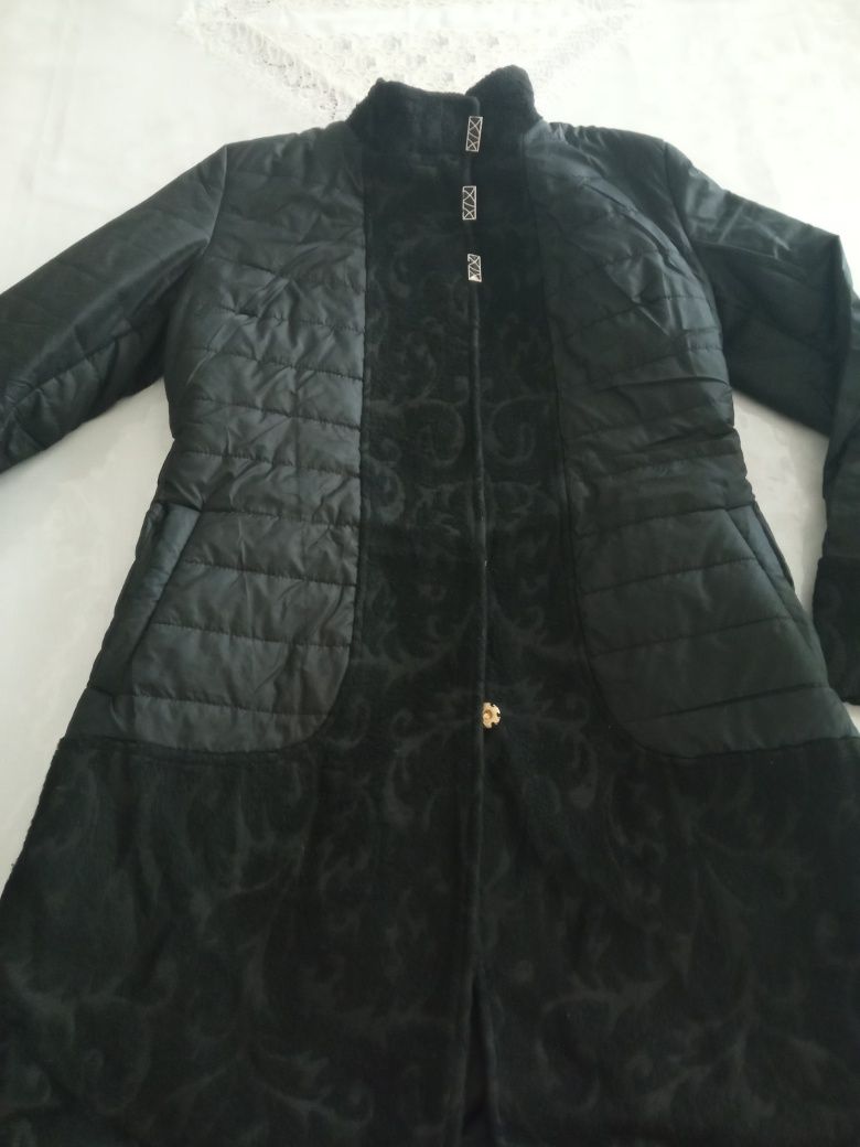 Женская куртка чёрного цвета