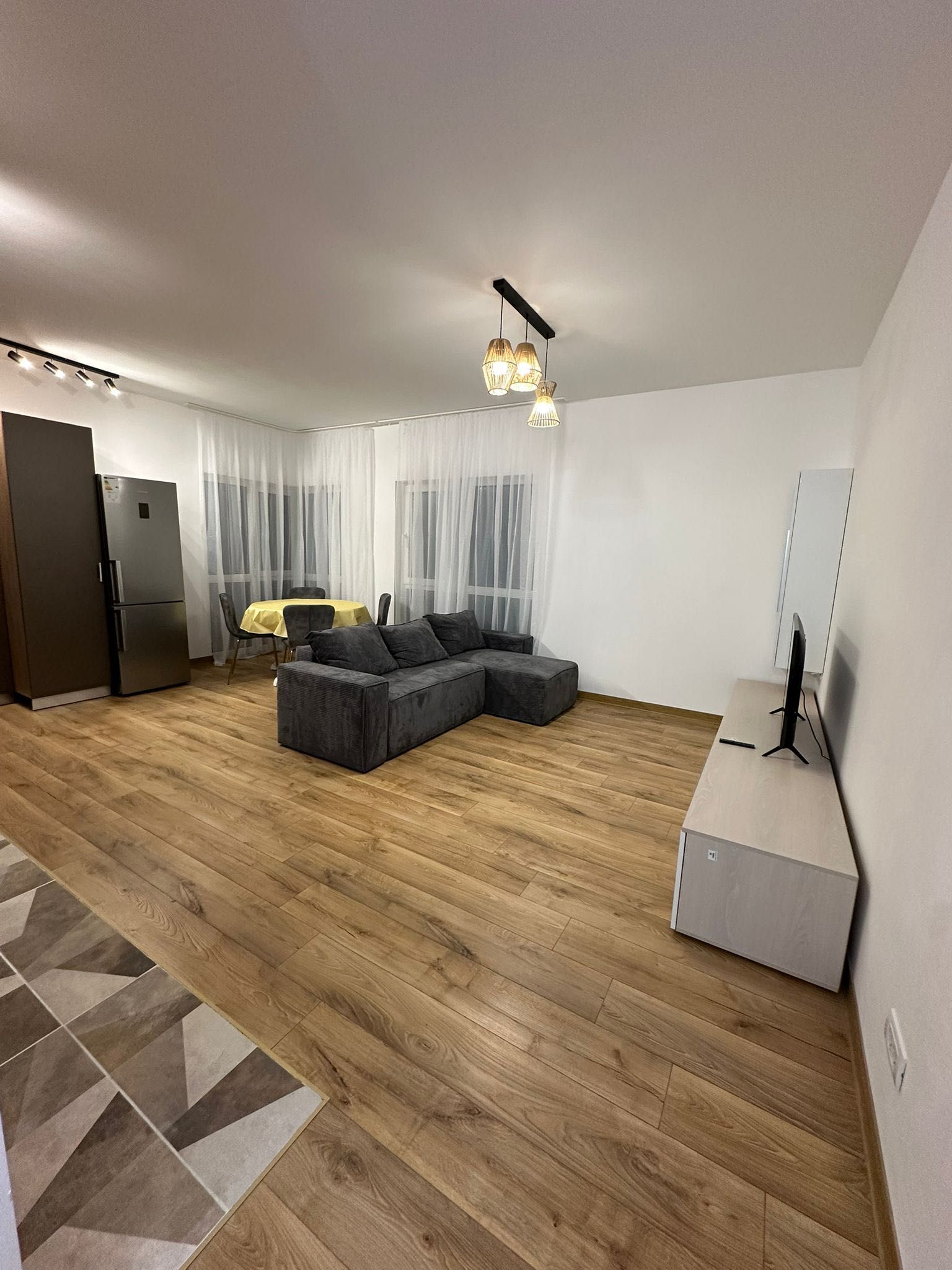Proprietar inchiriez apartament 2 camere Torontal