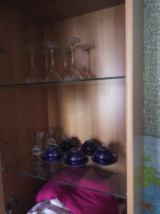 2 броя Шкафове по 30 лв, рафт за кухня 15 лв