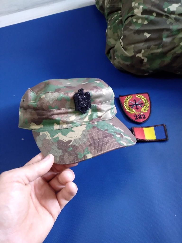 Costum, uniformă,  ținută combat tricou, polar ,capela.