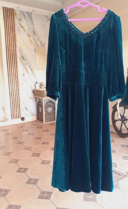 Srochno  sotiladi Vecherniy Barxatnoe platie