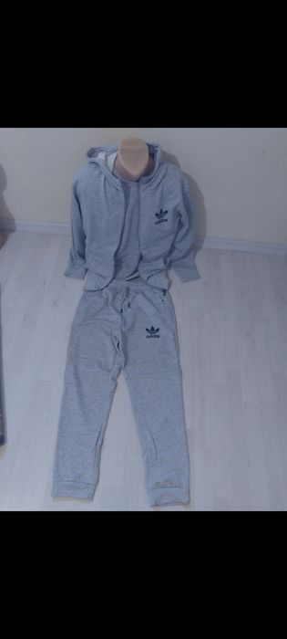 Trening baieti Adidas din 3 piese.