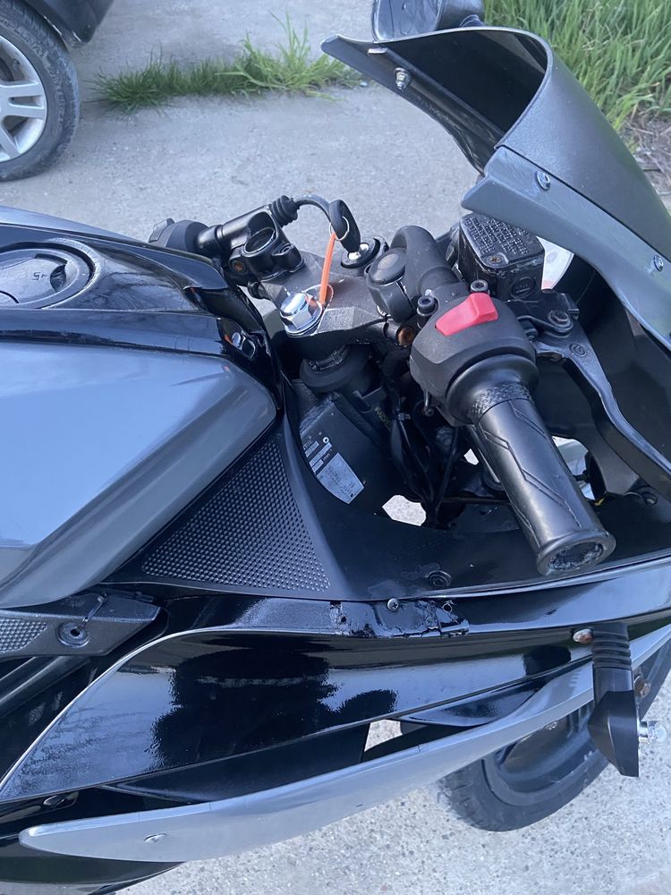 Yamaha YZF r125 2013