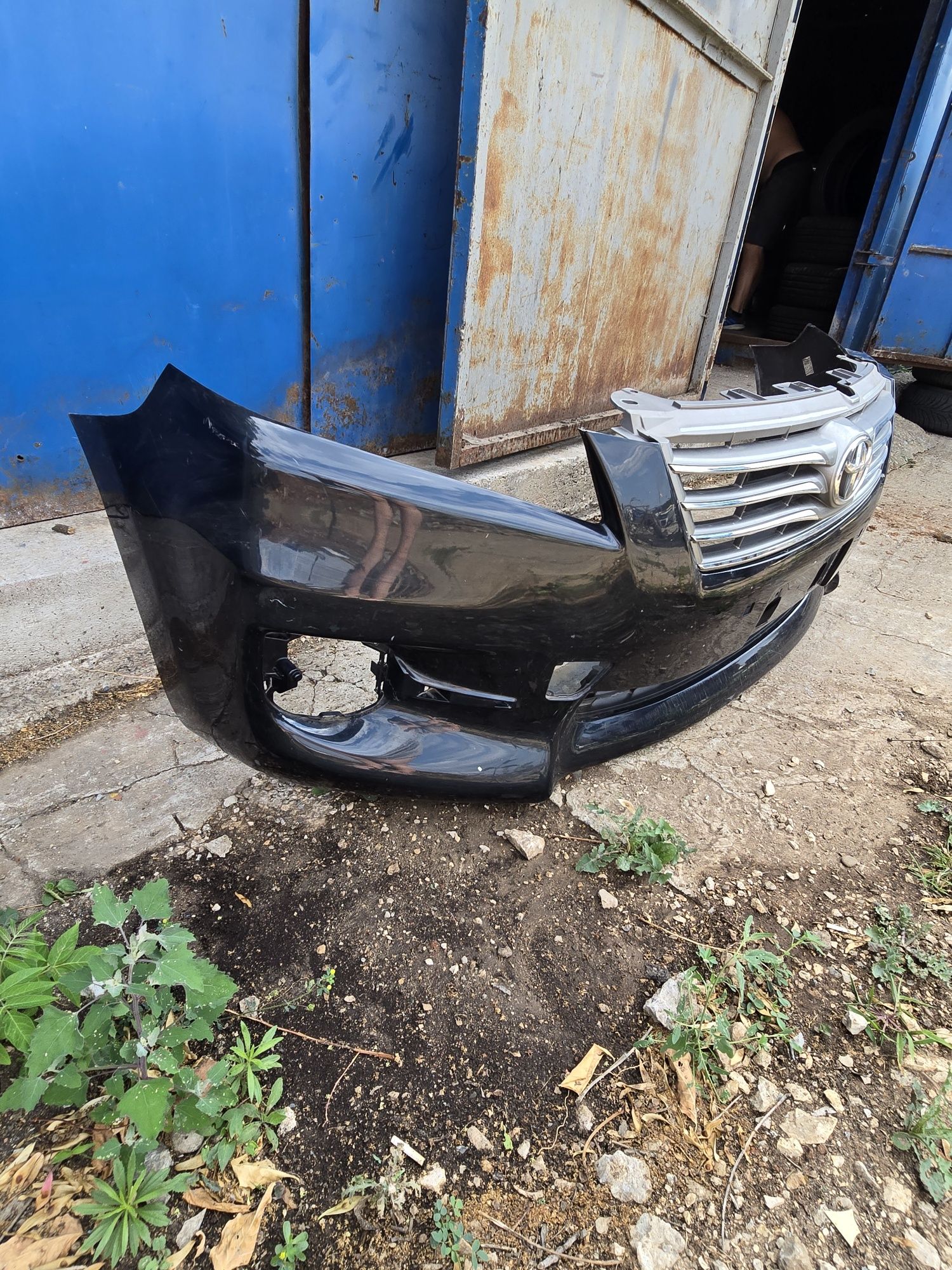 Предна броня с решетка за Toyota Rav 4 2014г.