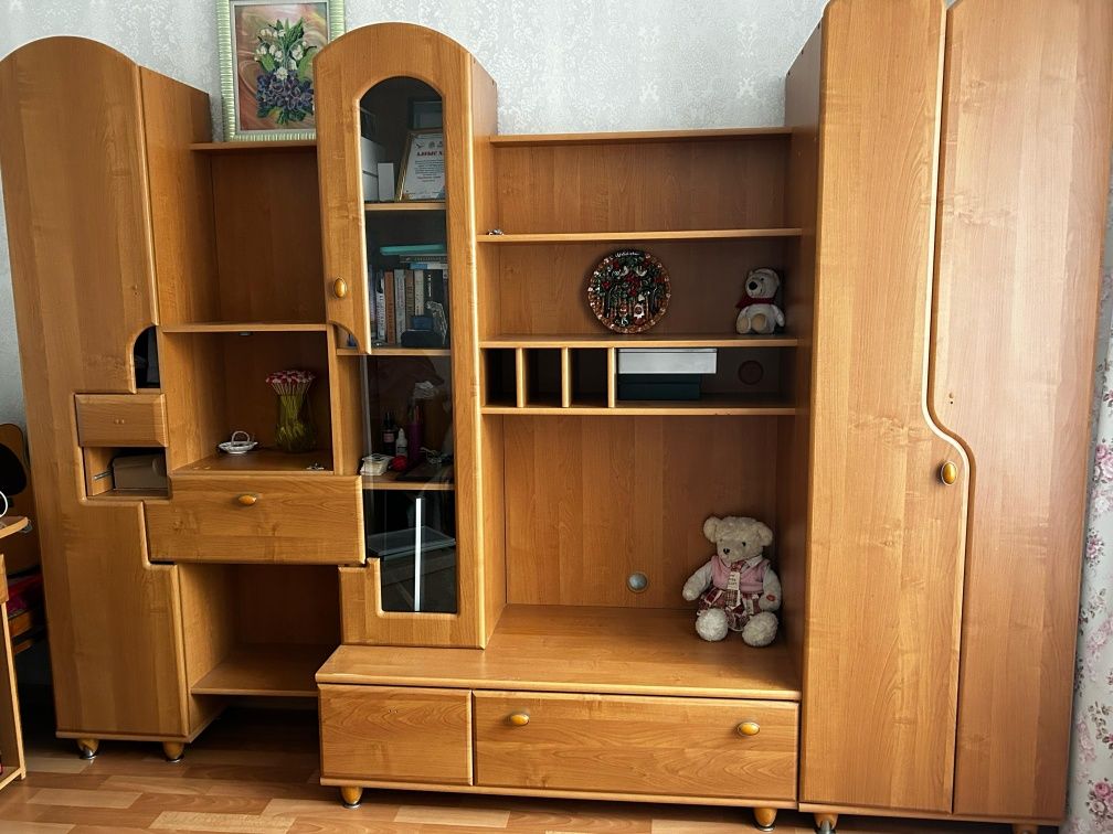 Стенка с компьютерным столом