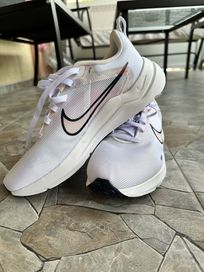 Дамски маратонки Nike