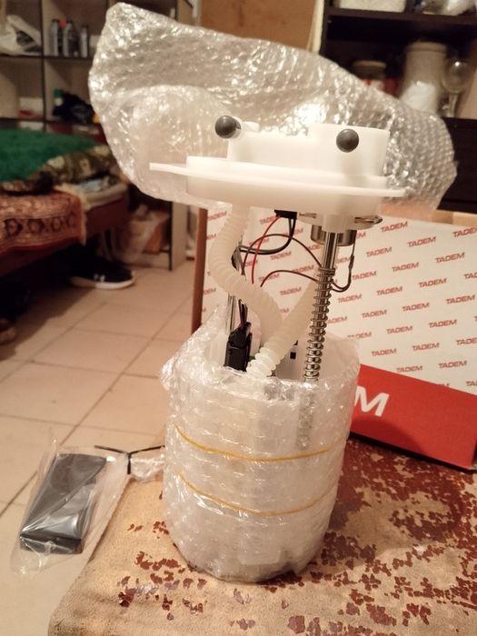 В сборе бензенасос