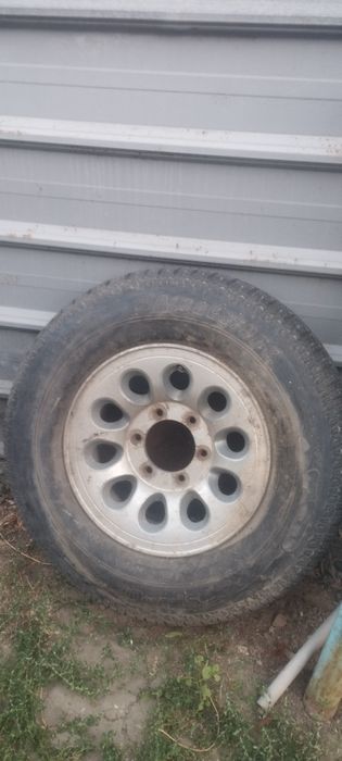 Продам запаску на делику кирпич