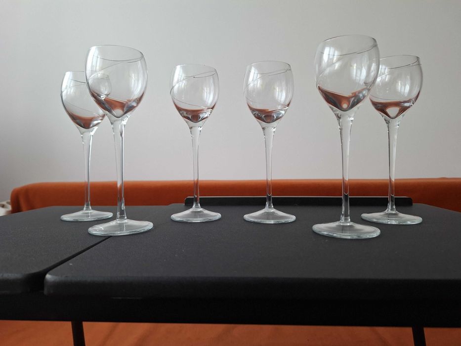 Pahare vechi cu picior inalt, buc=6, model deosebit