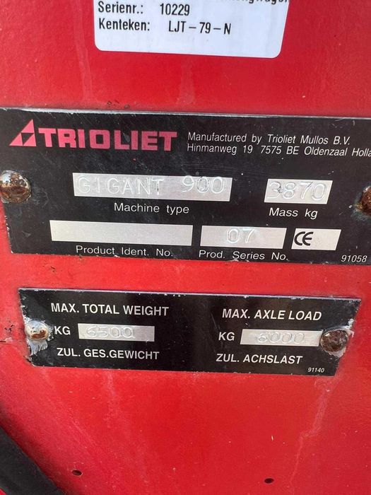 Фуражораздаващо ремарке Trioliet –9 m3 , Самотоварещо се + видео