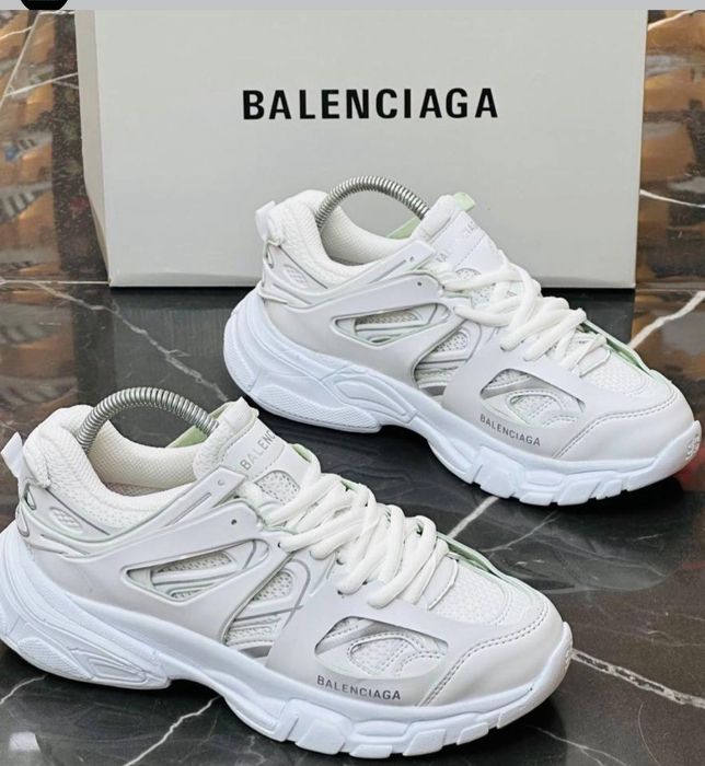 Balenciaga trak 2 negru și alb