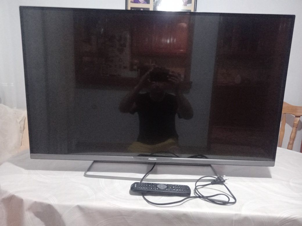 Philips smart 42"телевизор