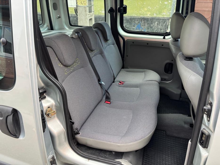 Renault Kangoo 1.2 benzina 5 locuri family 2006 euro 4