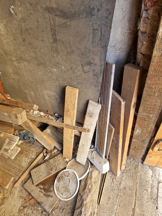 Продавам сух дървен материал