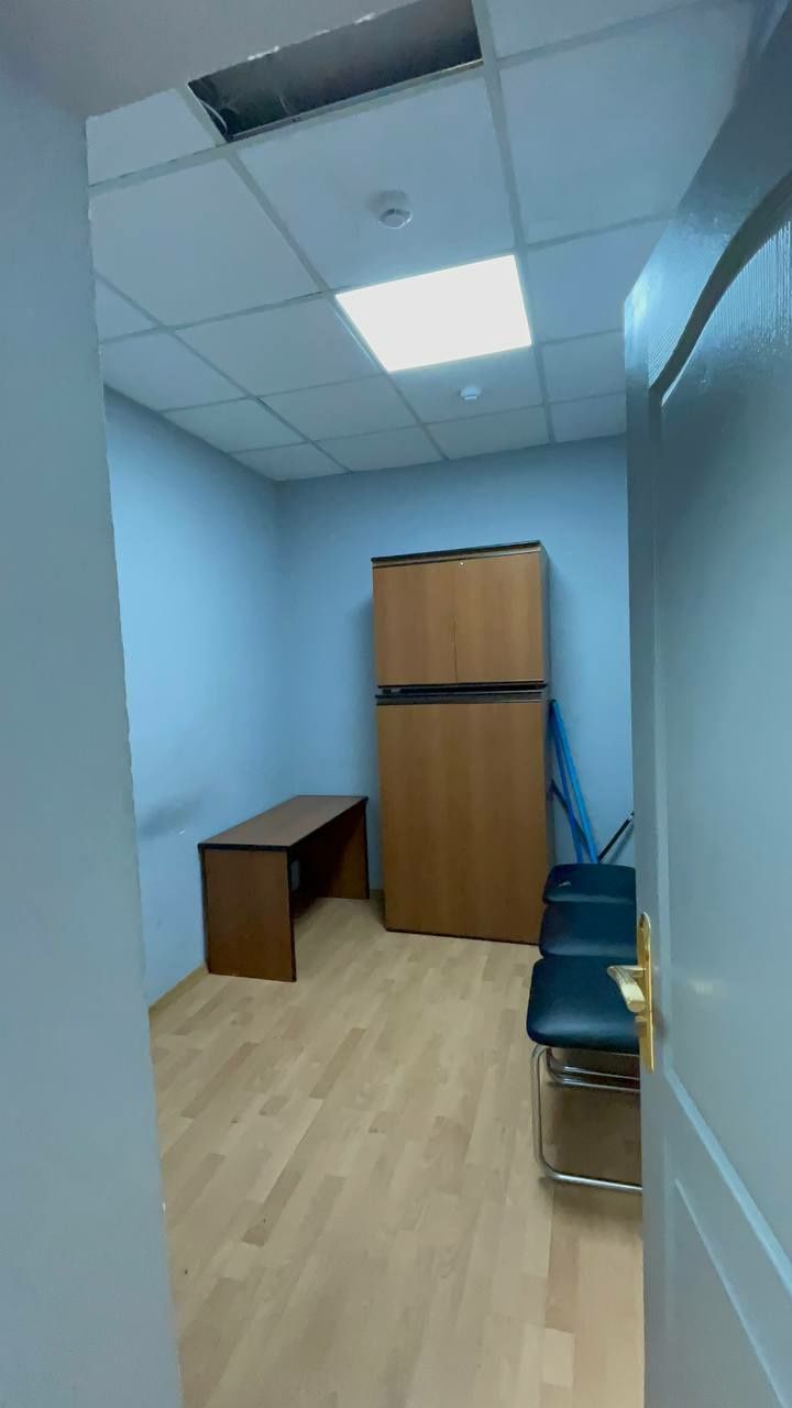Сдаю помещение 179 кв. м в Ц-13 вдоль дороги, опен спейс + 3 кабинета