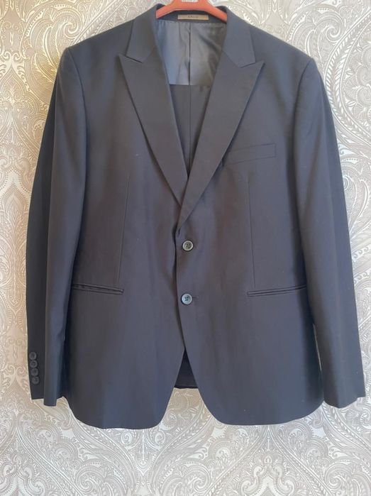 Продам костюм тройка чёрный