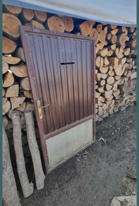 Poartă mare și portiță din tablă