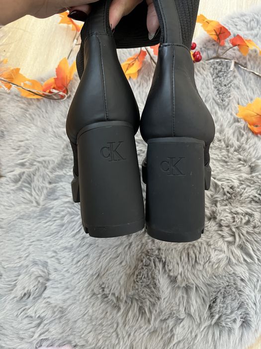 Calvin Klein боти с дебел ток чисто нови