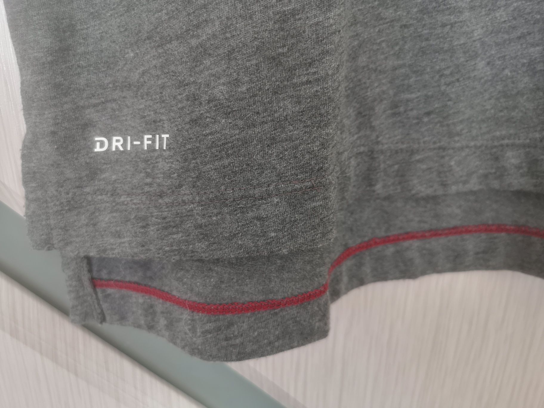 NIKE, р. S/М, НОВА, 100% Оригинална тениска Dry fit