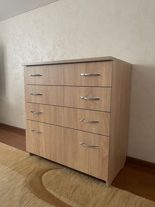 Отдaм дapом комод