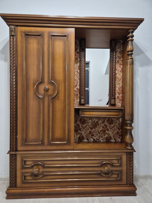 Cuier din lemn masiv