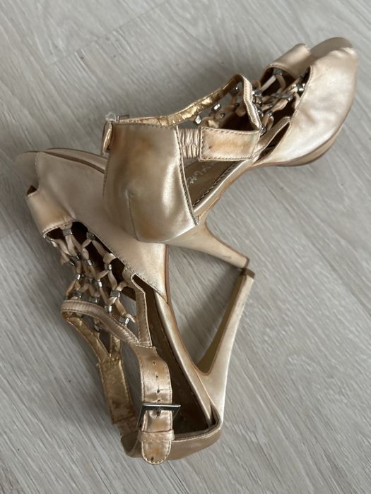 Луксозни дамски обувки