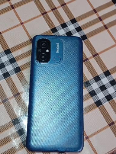 Redmi 12 c ideal 1 yil ishlatilgan abmen bor poco x 3 ga kar dak bor