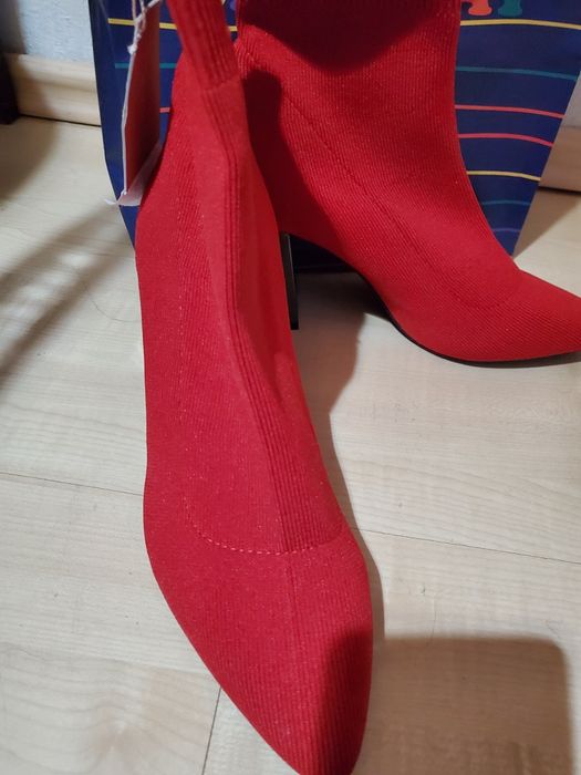 Botine roșii cu toc 38