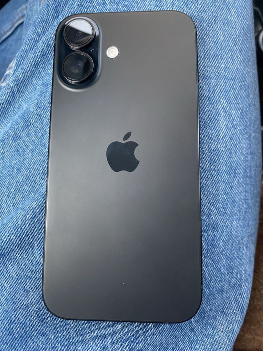 iPhone 16 (128GB)