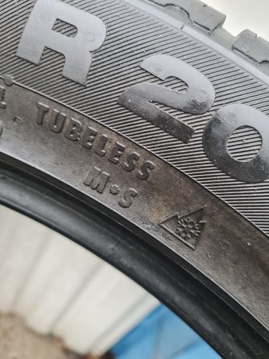 2 buc Anvelope de iarna*295/40R20*Continental *LICHIDARE STOC*75 Lei