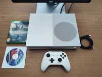 Xbox One S с джойстик и кабели, игри Hogwarts Legacy и Fifa