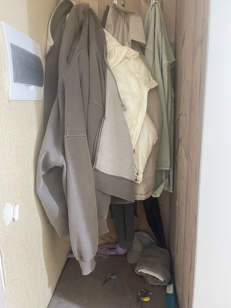 Продам шкаф в прихожую!