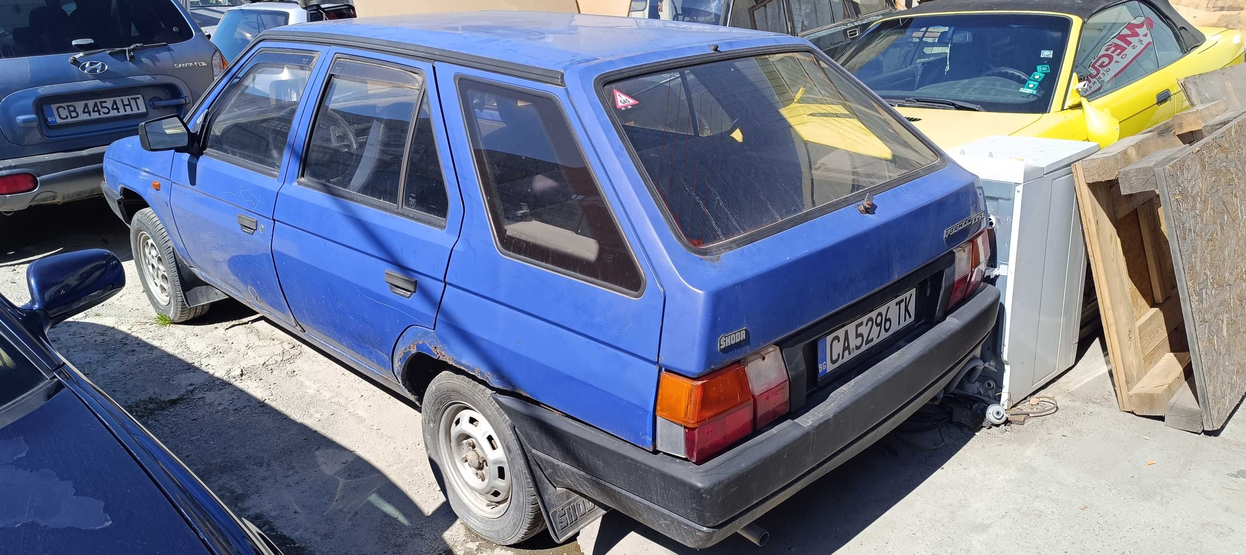 Продавам Шкода фаворит комби на газ 150 000км. Оригинална боя 600 лв.