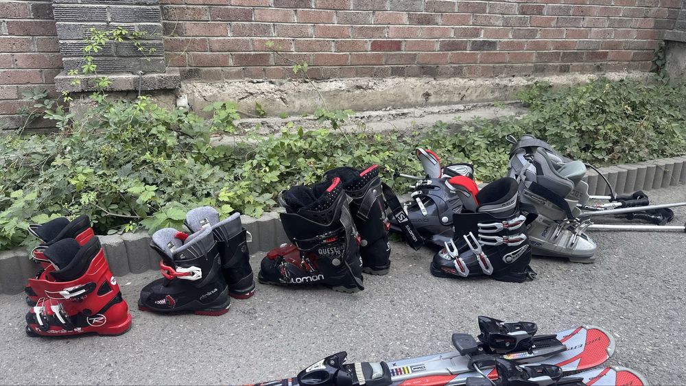 Лыжи, ботинки 4 пары