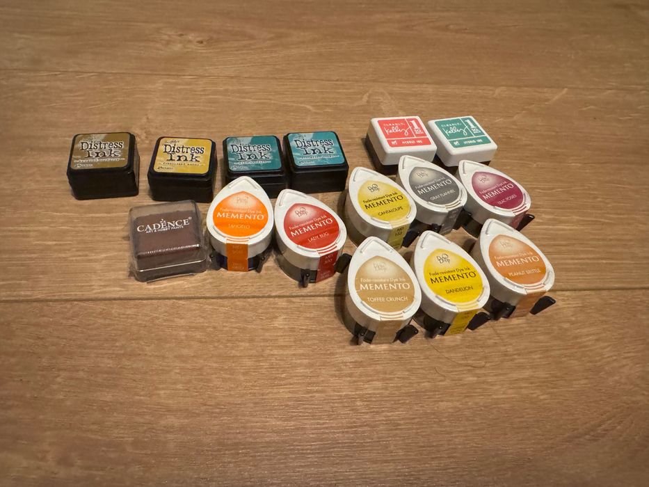 15 Tusiere Distress Ink mini pads, memento, cadence & Kelly
