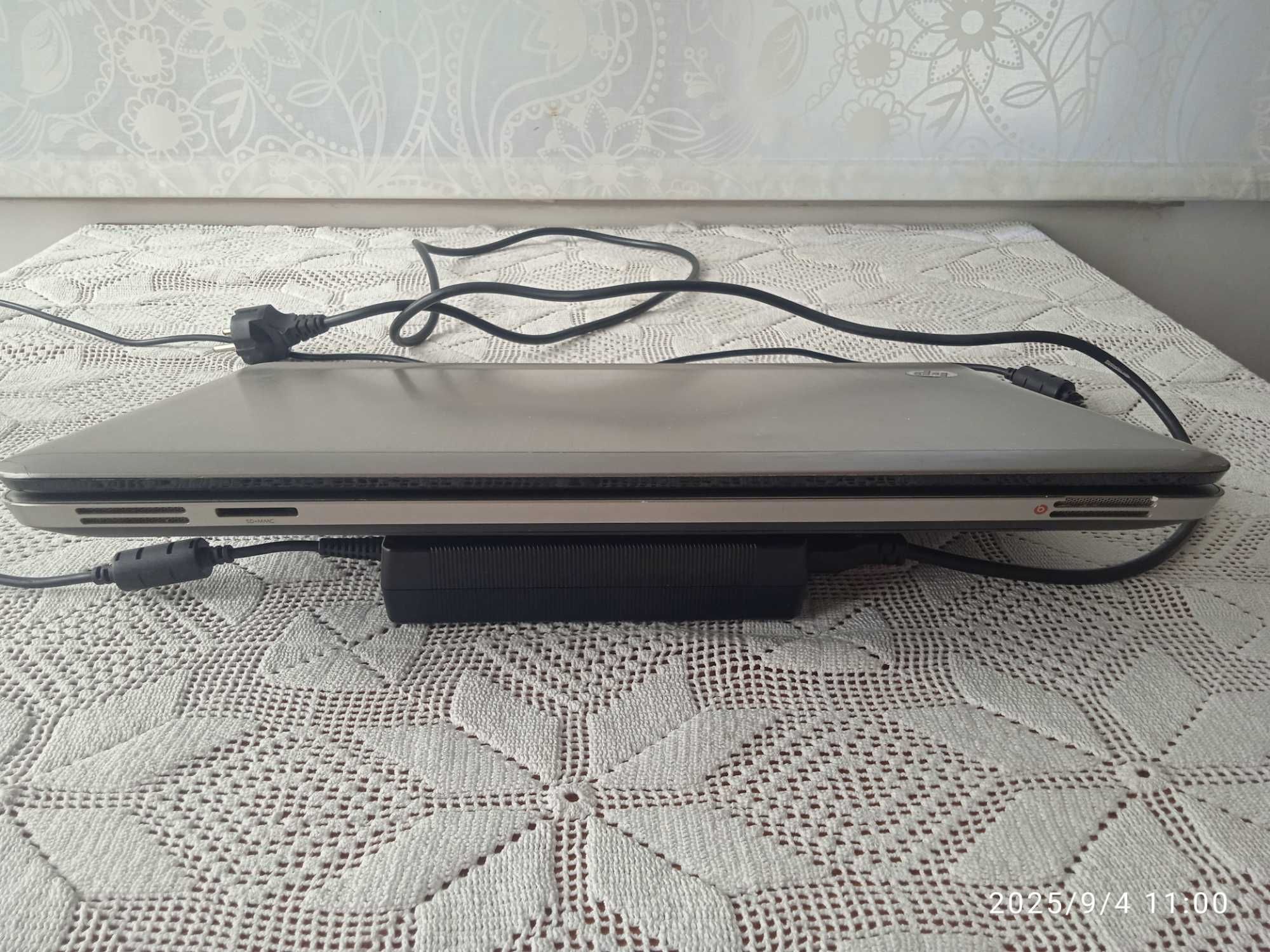 Продавам лаптоп HP 17"