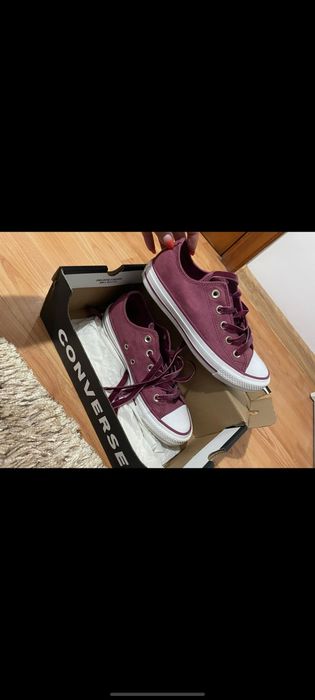 Vând teneși converse 36,5