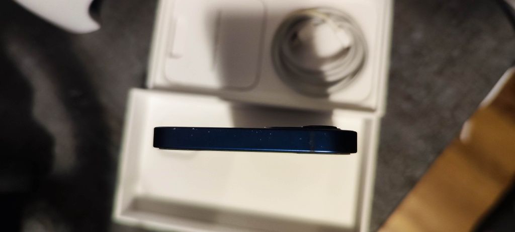 iPhone 12 в отлично състояние