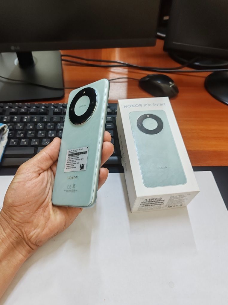 Honor X9c 12/256gb(2025)ideal ochilmagan usta kurmagan aybi yuq