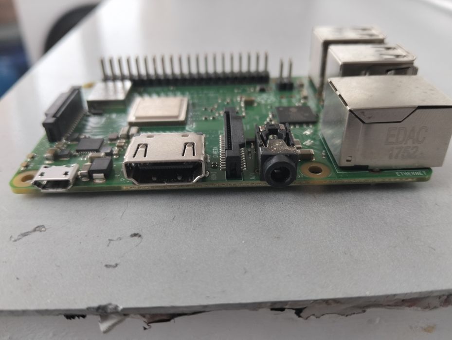 Raspberry Pi 3 model B+