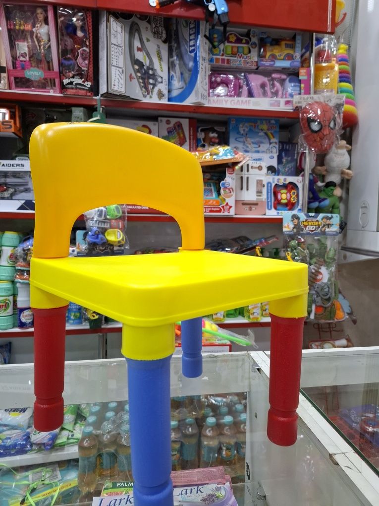 Bolalar uchun o'yinchoq mustahkam plastikdan stul