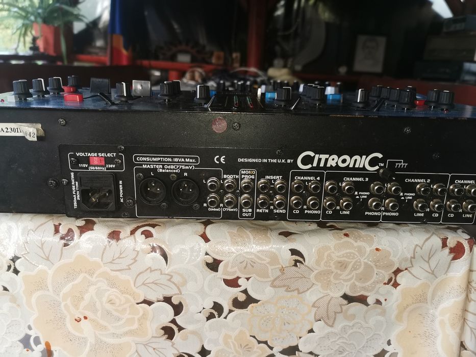 Mixere orizontale Mackie,Behringer,Citronic,Gemini. Marshall Woburn