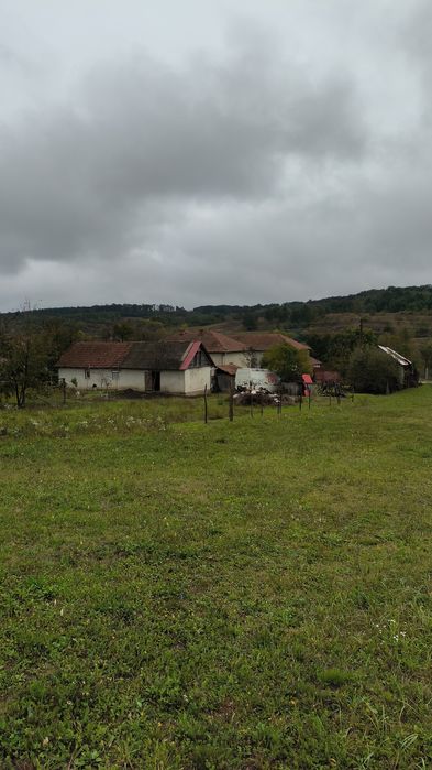 Vînd teren   în zona 2900m² intravilant terenul este mai mare