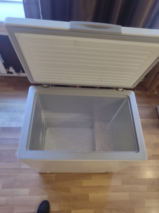 Продается морозильная камера в отличном состоянии  250. Лит